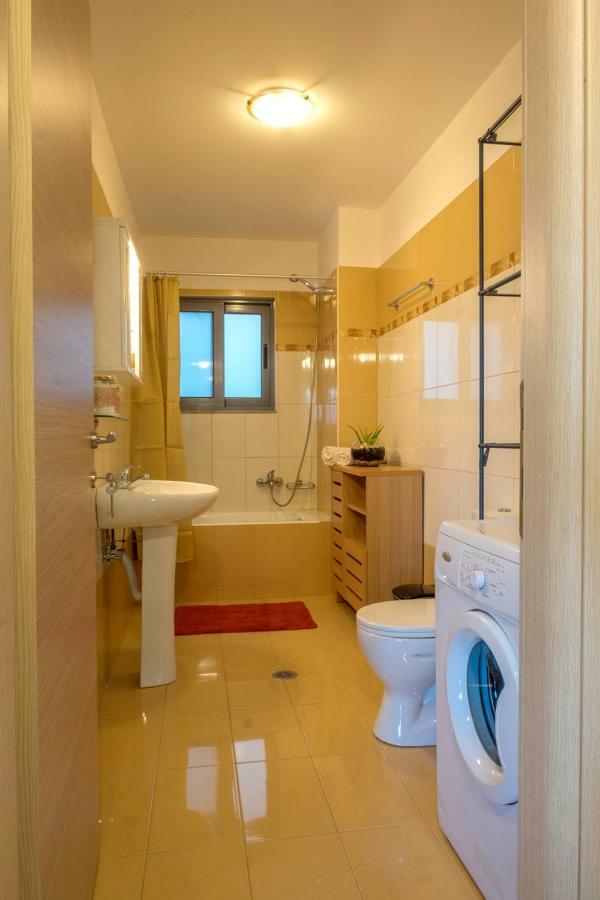 Holy Paraskevi Apartment Agios Nikolaos  Bagian luar foto