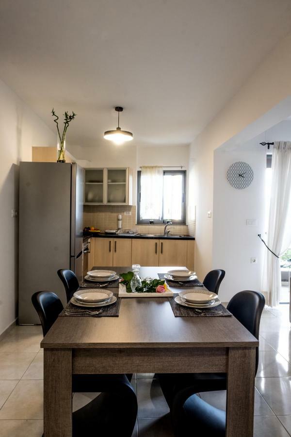 Holy Paraskevi Apartment Agios Nikolaos  Bagian luar foto