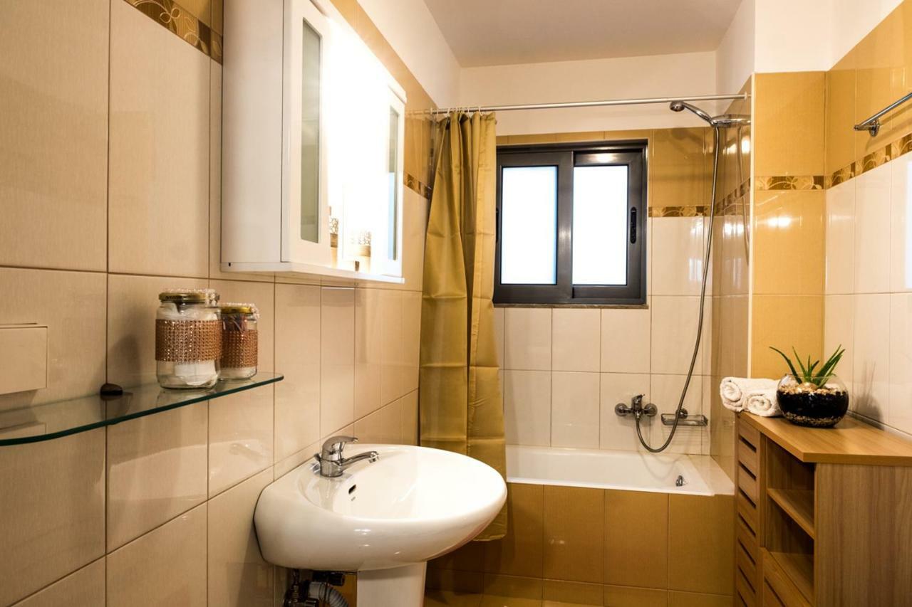 Holy Paraskevi Apartment Agios Nikolaos  Bagian luar foto